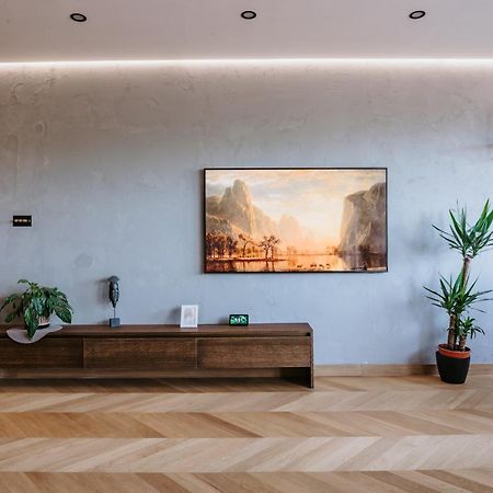 شقة Minimalist Design Penthouse - Kosice Old Town المظهر الخارجي الصورة