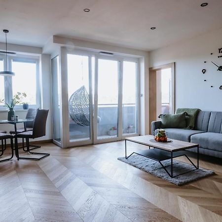 شقة Minimalist Design Penthouse - Kosice Old Town المظهر الخارجي الصورة