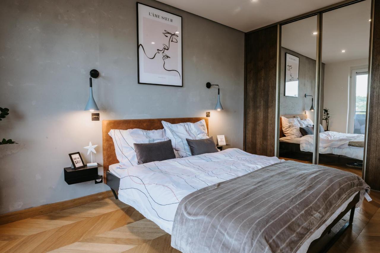 شقة Minimalist Design Penthouse - Kosice Old Town المظهر الخارجي الصورة
